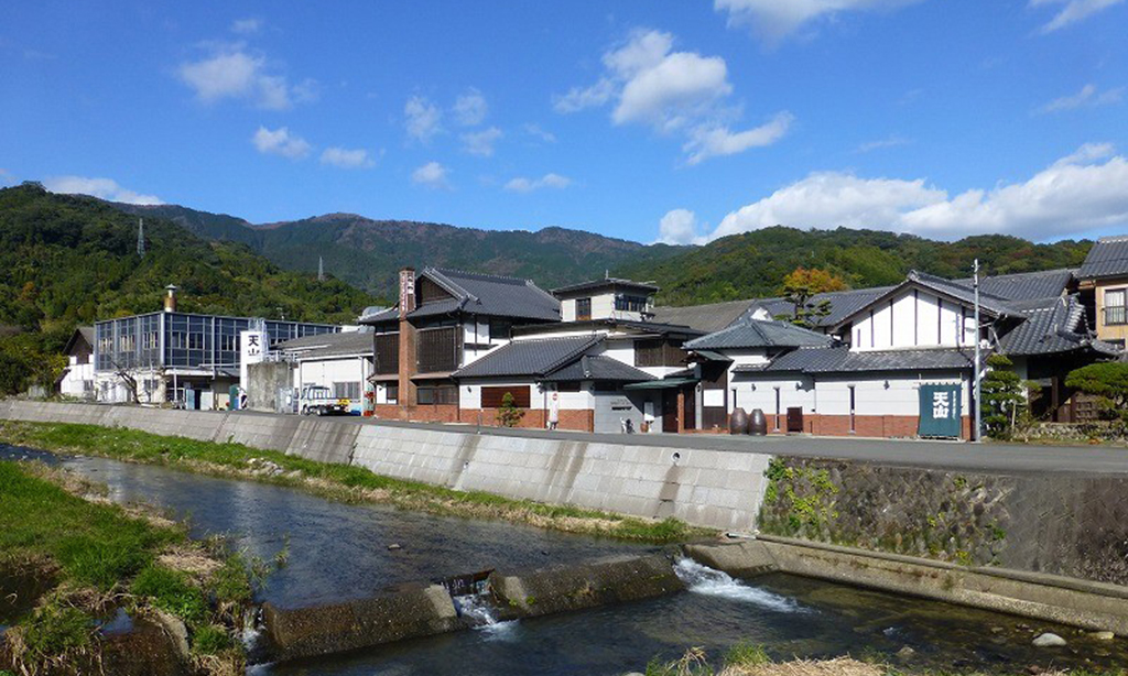 「不易流行」を重んじ、地元小城の自然の恵みを活かす。－佐賀県 天山酒造－