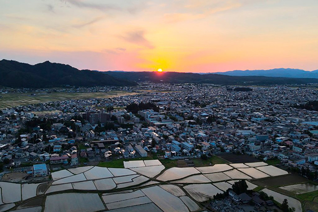 上空から見た米沢盆地